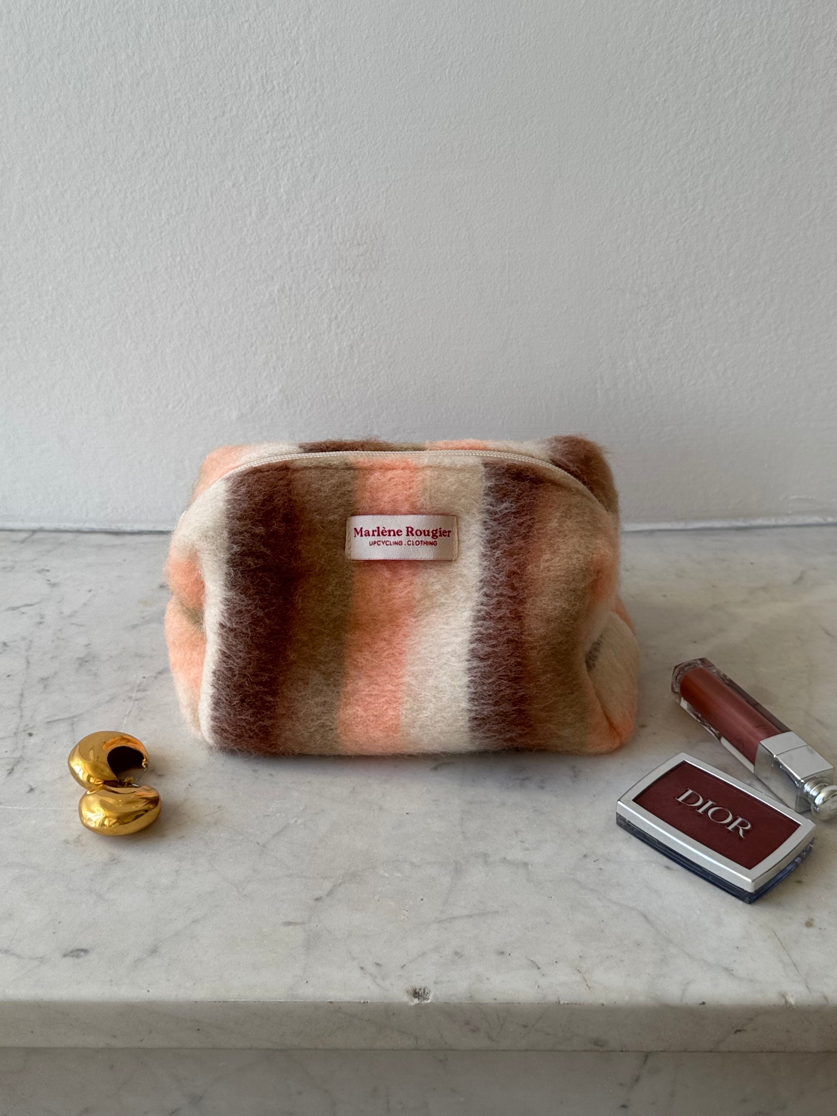 Trousse upcyclée laine à rayures colorées