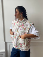 Veste sans manches upcyclée matelassée à fleurs