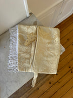 Pochette upcyclée satinée crème et franges
