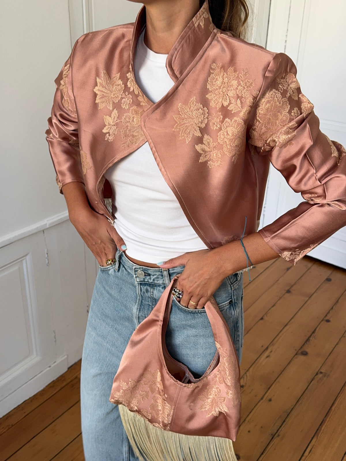 Veste courte upcyclée satinée cuivrée et franges
