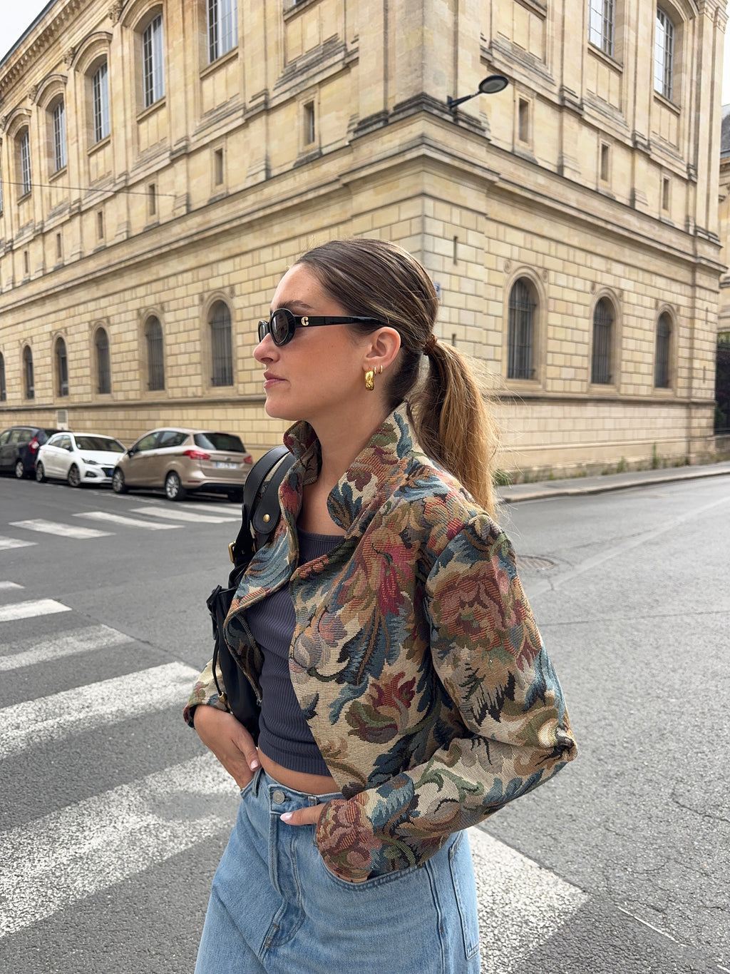 Veste courte upcyclée à motifs vintage