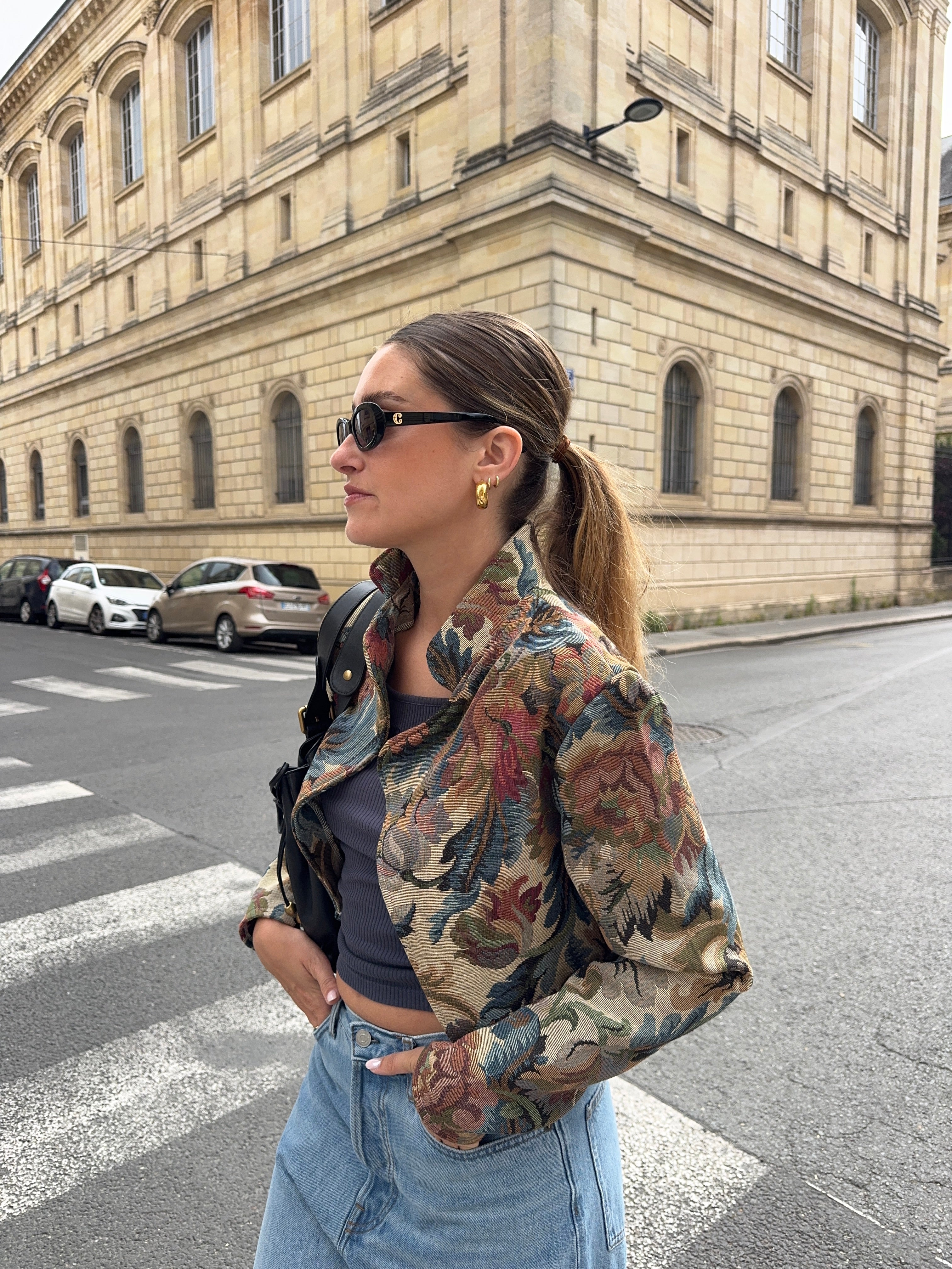 Veste courte upcyclée à motifs vintage