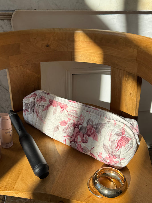 Trousse upcyclée matelassée blanche à fleurs