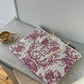 Pochette upcyclée matelassée blanche à motifs