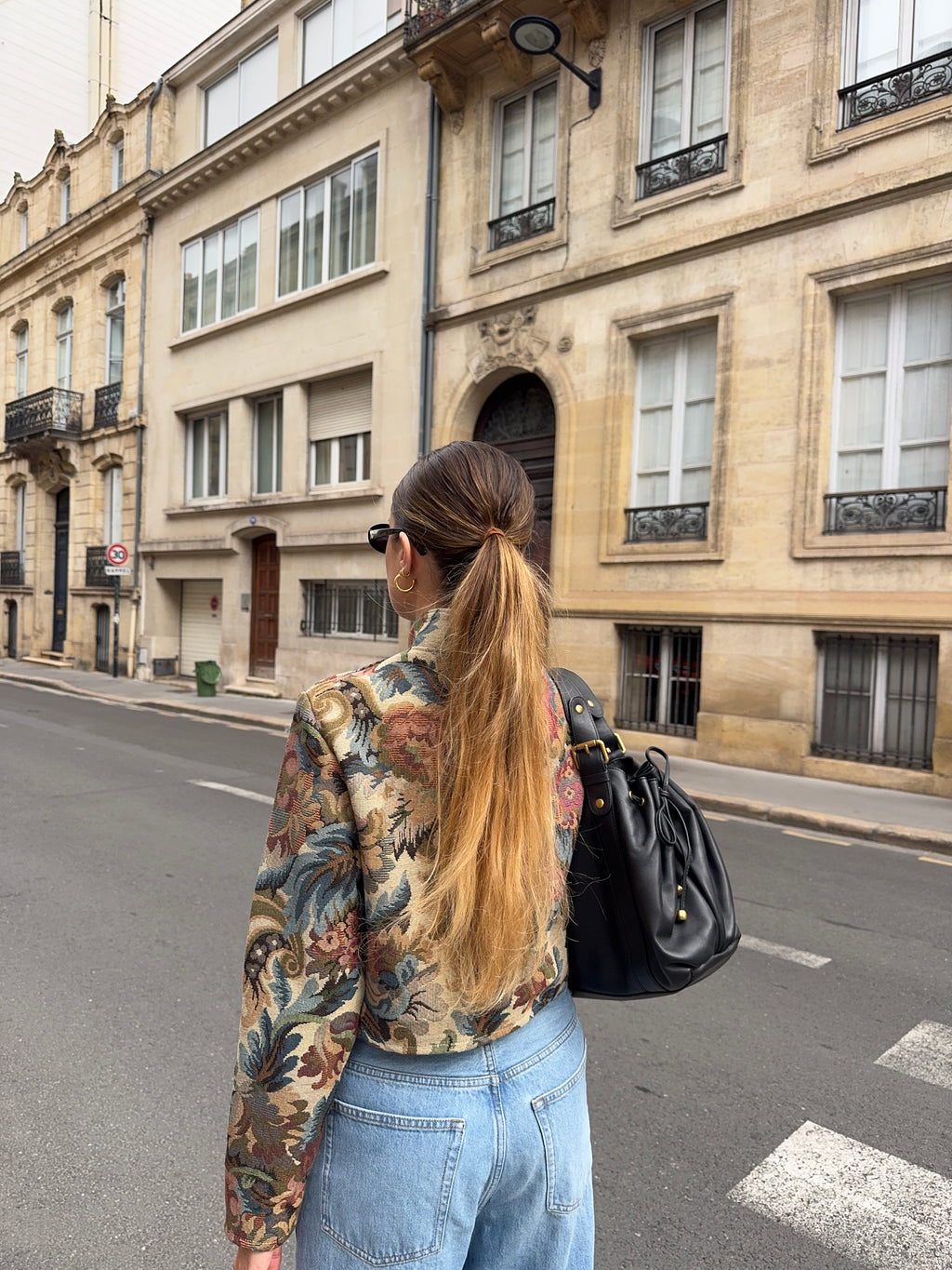 Veste courte upcyclée à motifs vintage
