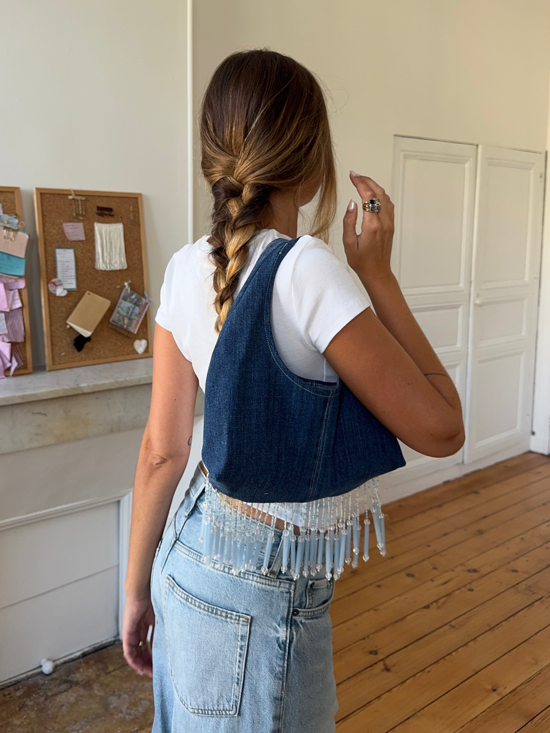 Sac upcyclé denim brut et perles
