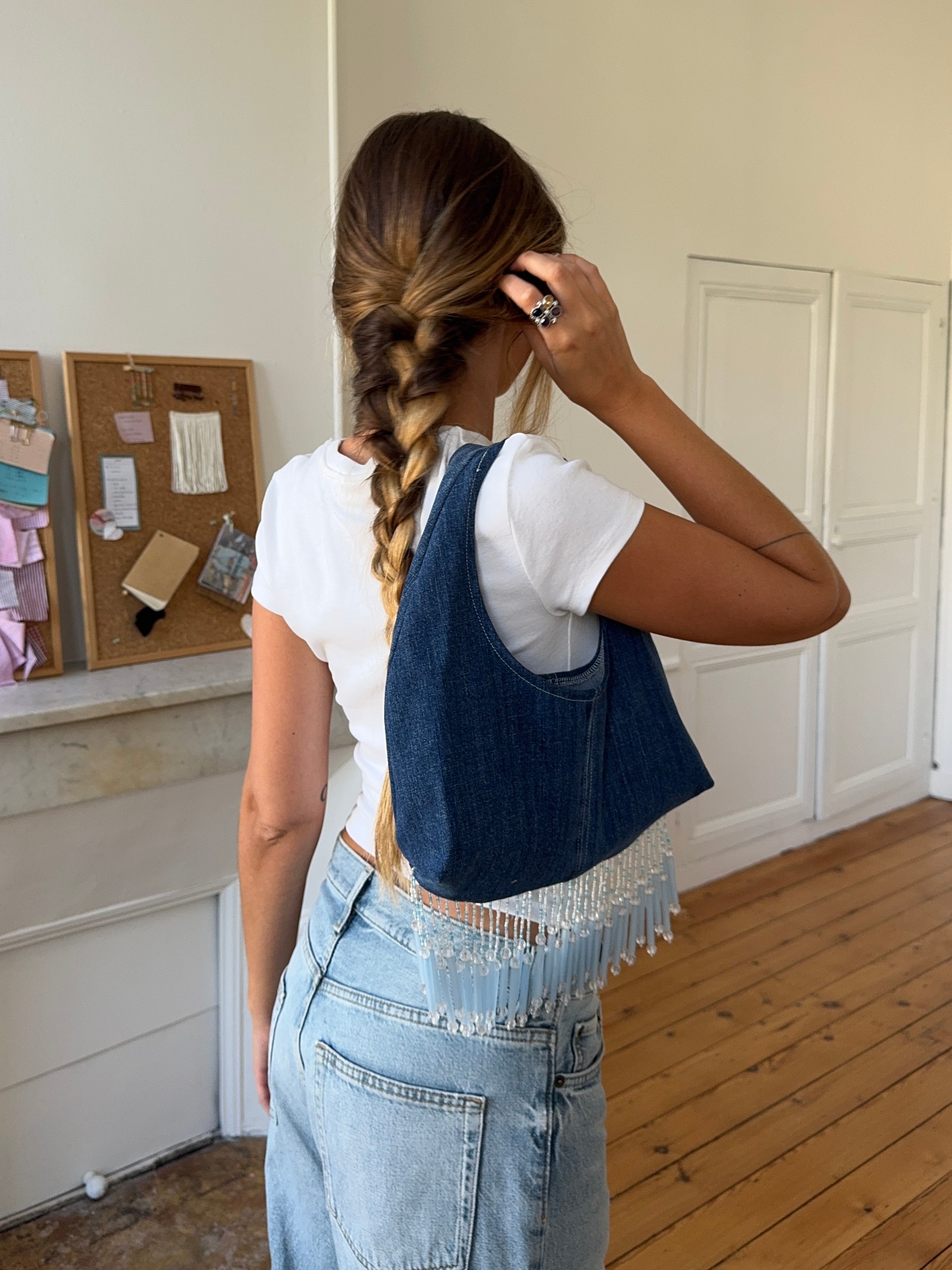 Sac upcyclé denim brut et perles