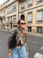 Veste courte upcyclée à motifs vintage