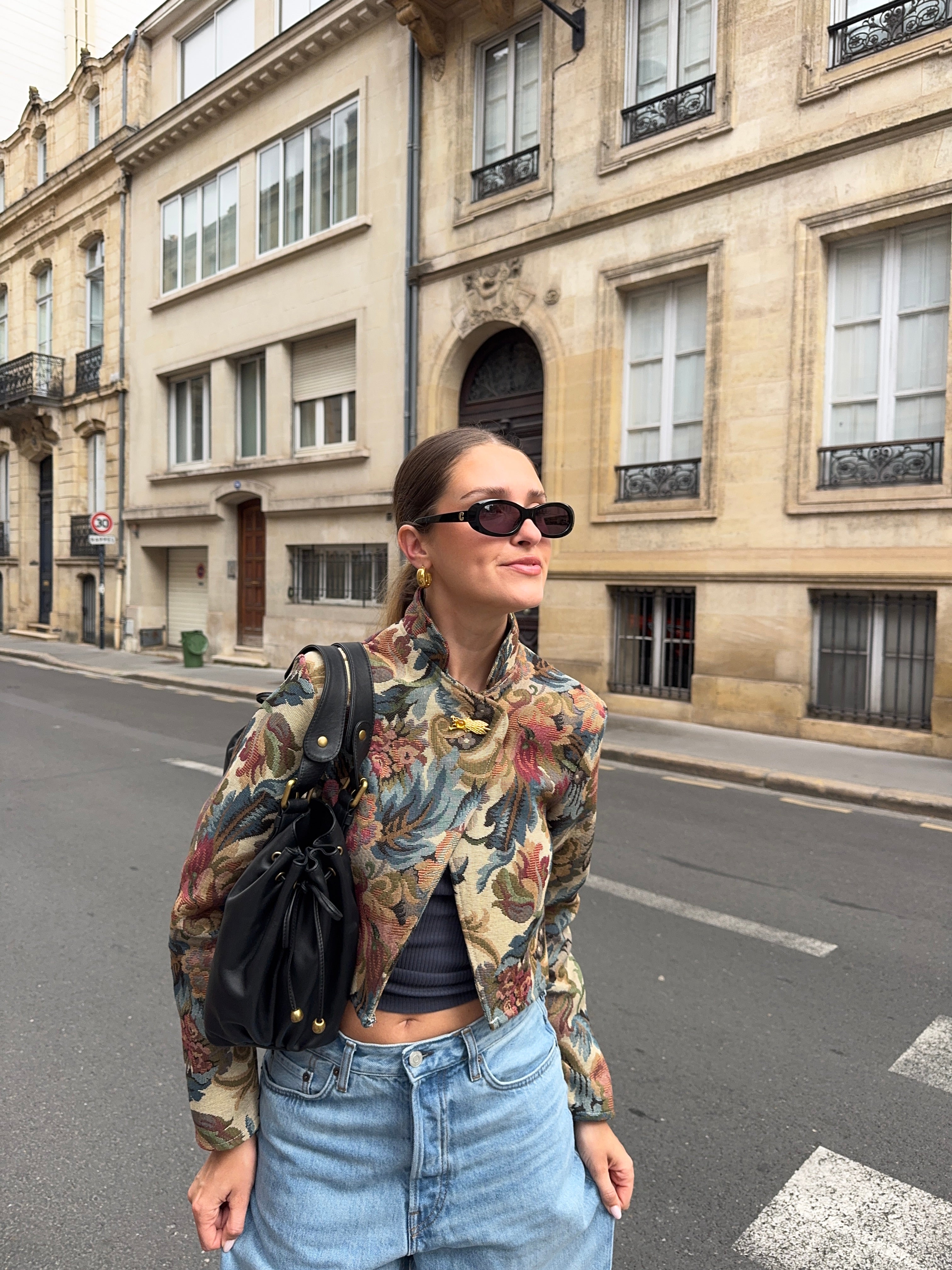 Veste courte upcyclée à motifs vintage