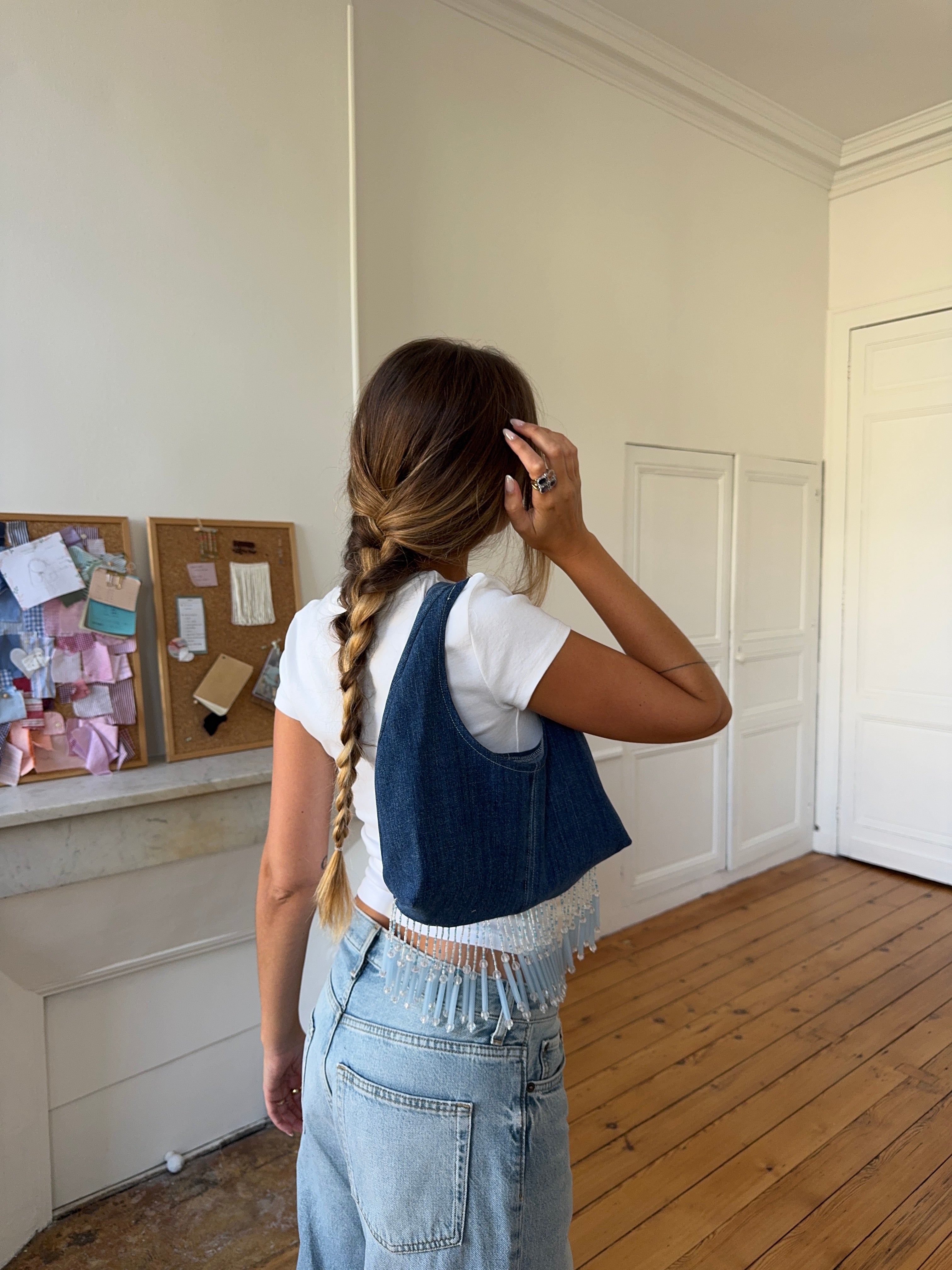 Sac upcyclé denim brut et perles