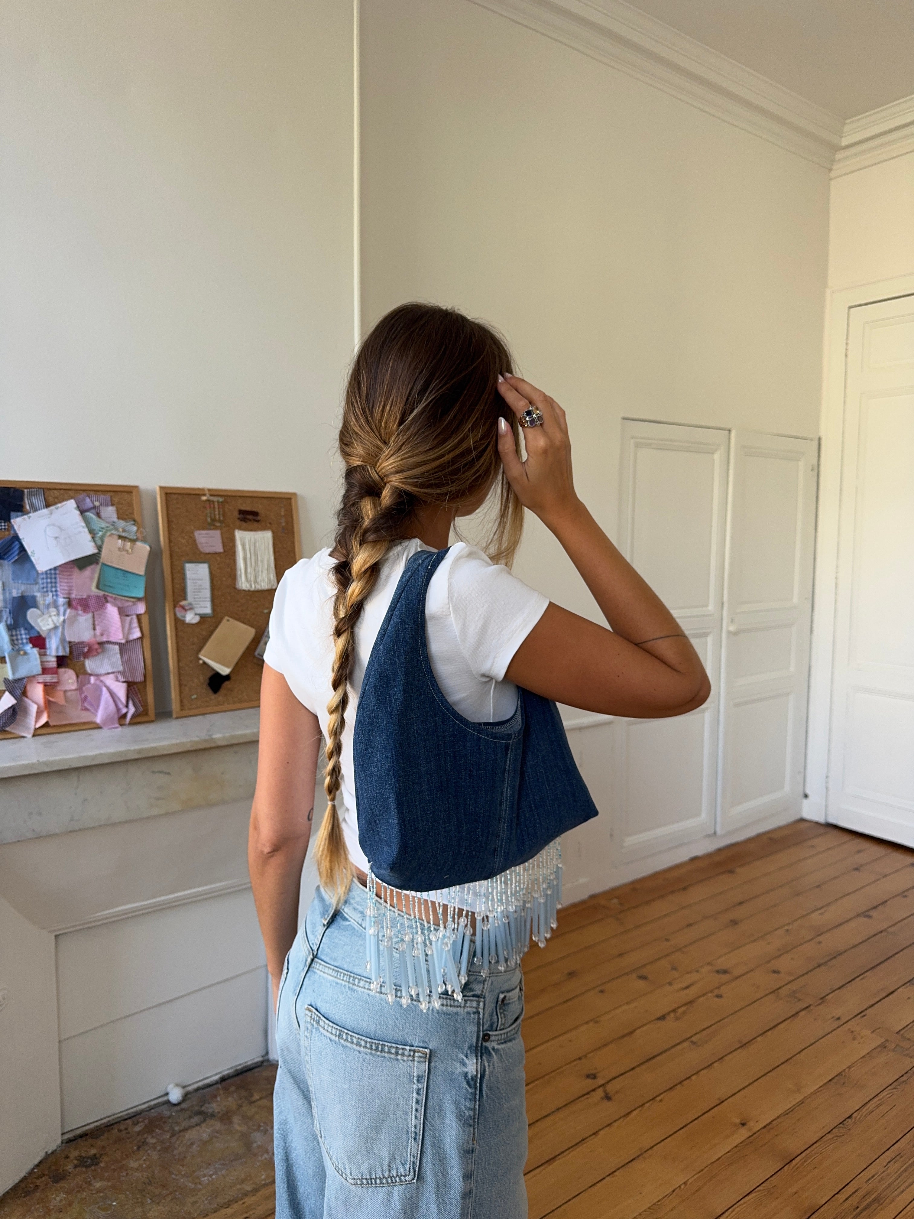 Sac upcyclé denim brut et perles