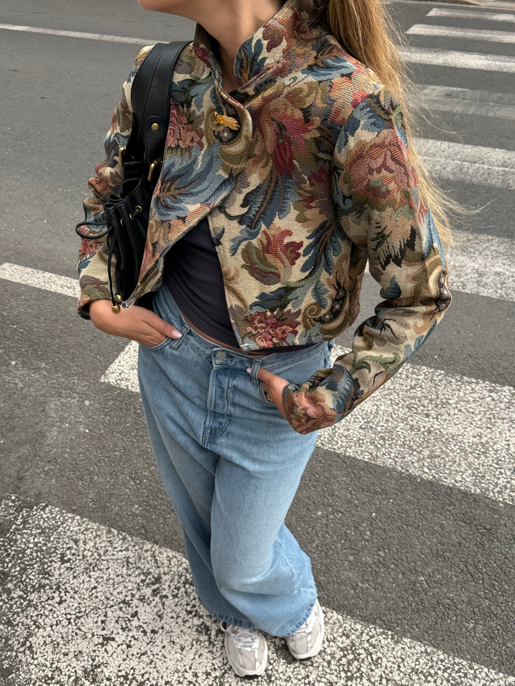 Veste courte upcyclée à motifs vintage