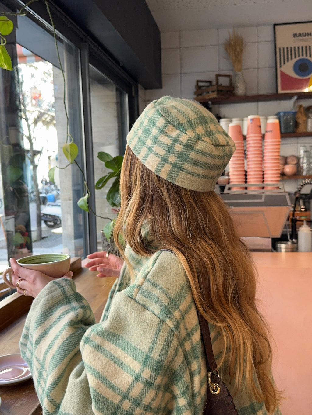 Chapeau upcyclé laine à carreaux verts vintage