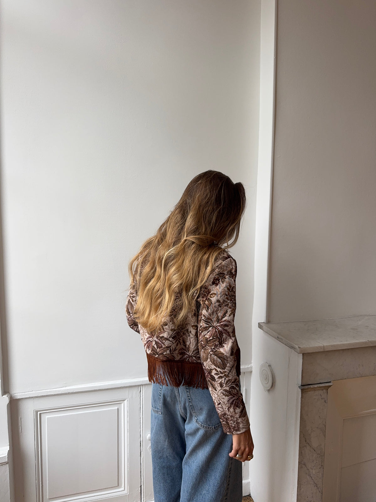 Veste courte upcyclée à motifs et franges