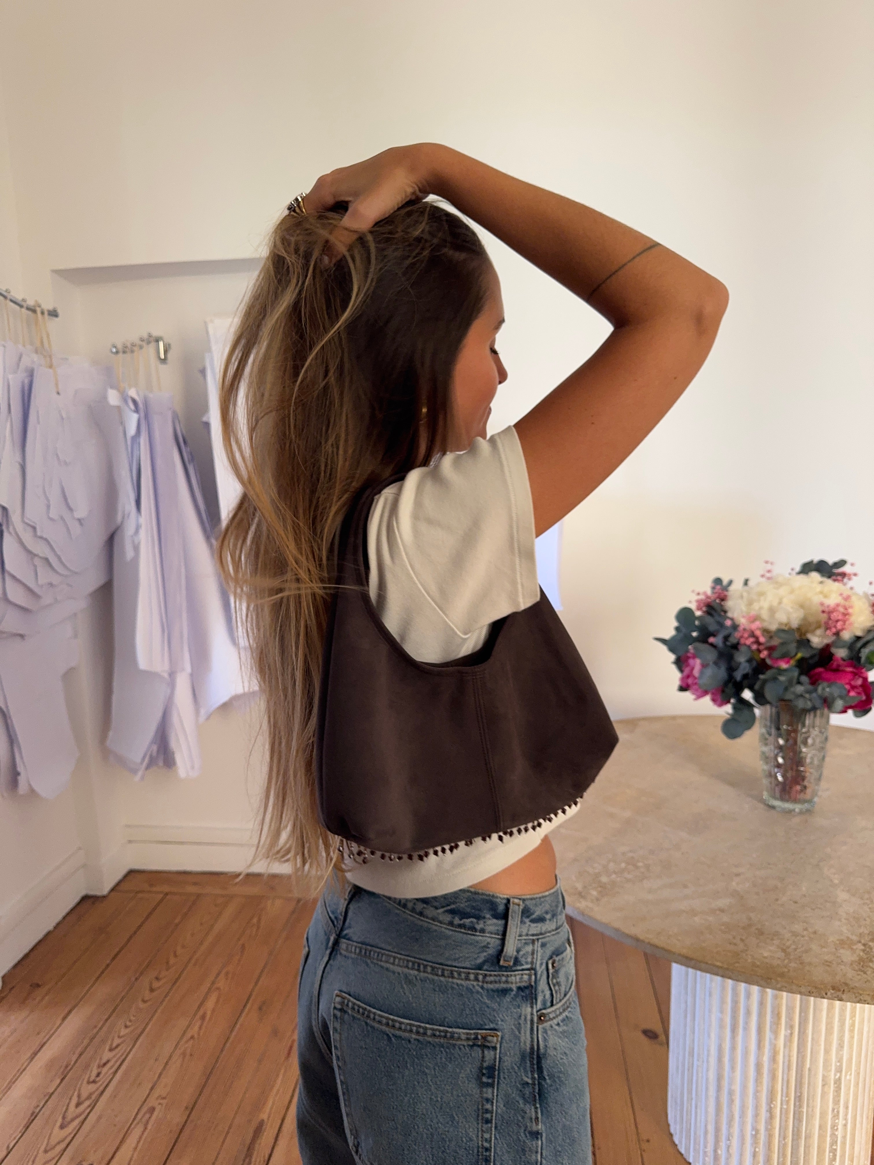 Sac upcyclé cuir nubuck chocolat et perles vintage - petit