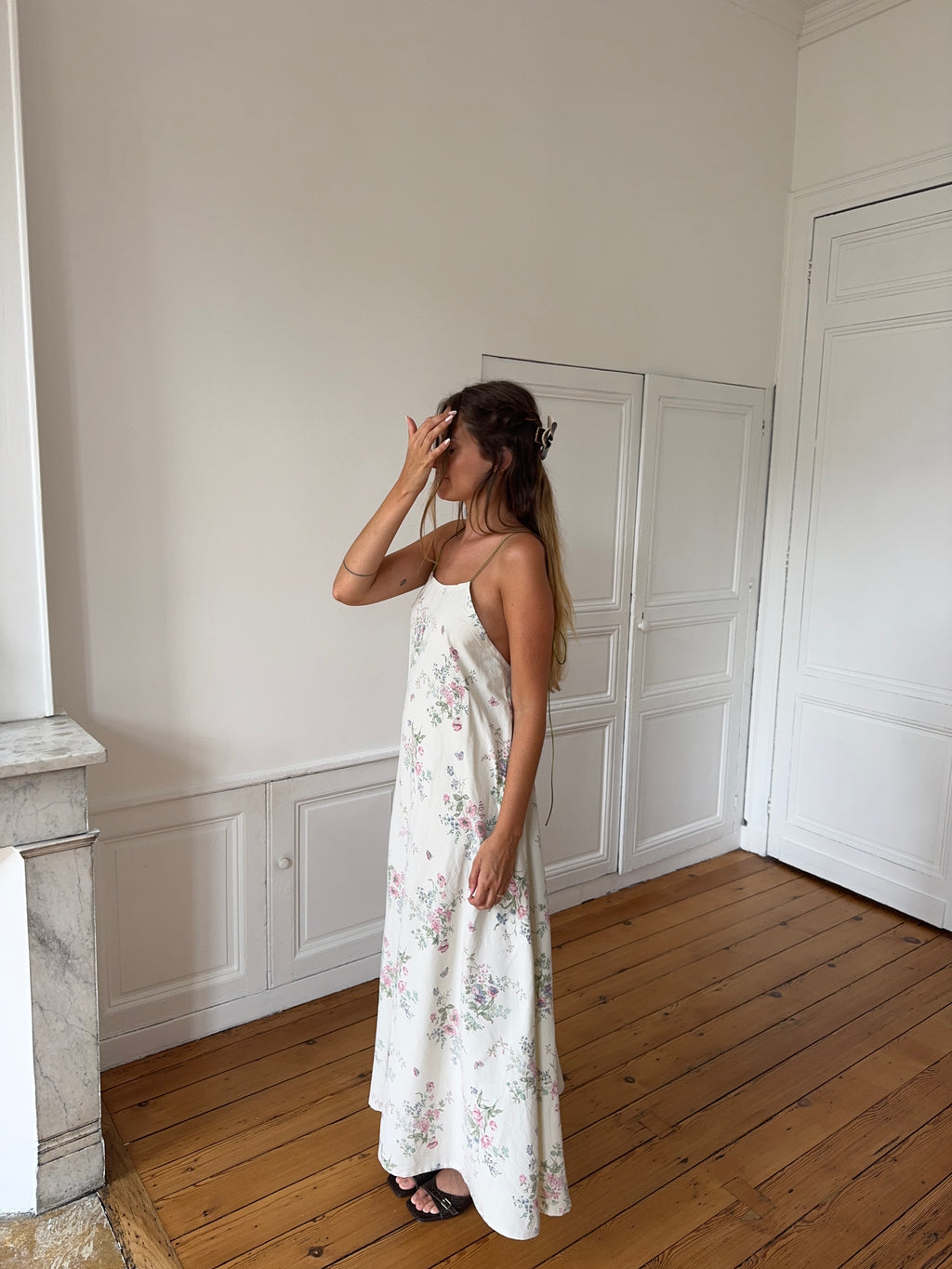 Robe dos nu longue upcyclée crème à motifs