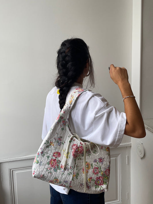 Sac upcyclé matelassé à fleurs