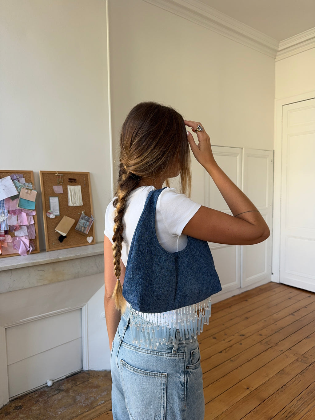 Sac upcyclé denim brut et perles