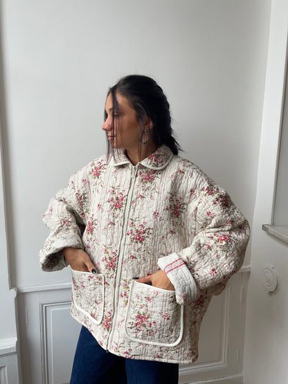 Veste upcyclée matelassée crème à fleurs
